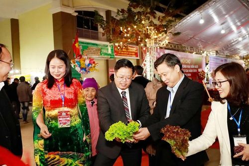 Tạo động lực thúc đẩy thương mại biên giới