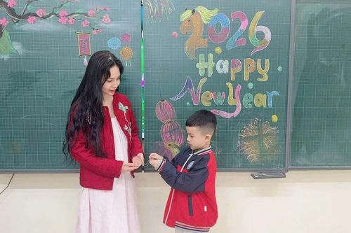 Học sinh lớp 2 nhặt được sợi dây chuyền trị giá 80 triệu đồng, trả lại người đánh mất