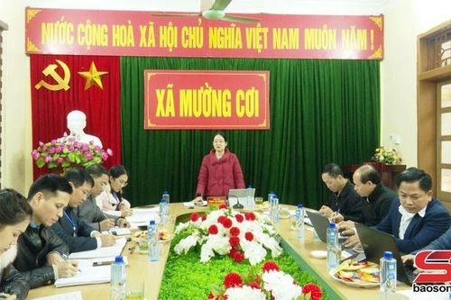 Kiểm tra công tác bầu cử đại biểu HĐND tỉnh tại xã Mường Cơi