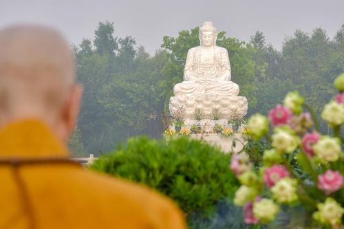 Đức Pháp chủ GHPGVN quang lâm Học viện Phật giáo VN tại TP.HCM chứng minh Lễ Thành đạo