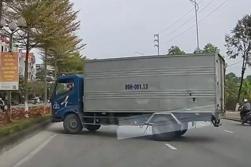 Bắc Ninh: Lạng lách, đánh võng trên đường, tài xế ô tô bị phạt hơn 40 triệu đồng