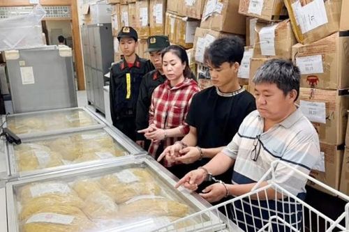 Truy quét thực phẩm 'bẩn' và hàng giả dịp cuối năm
