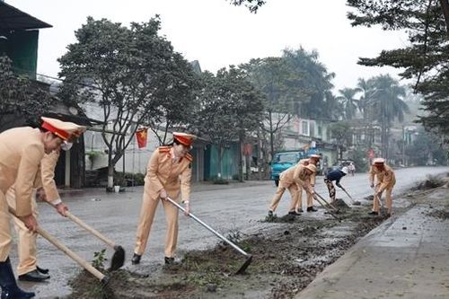 Gắn kết từ mô hình 'Ngày cuối tuần cùng dân' ở xã Yên Bình, tỉnh Lào Cai