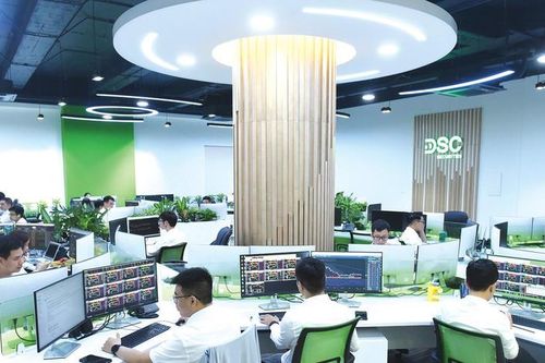 Chủ tịch Chứng khoán DSC đăng ký bán hơn 21 triệu cổ phiếu, muốn giảm sở hữu về 23% vốn điều lệ