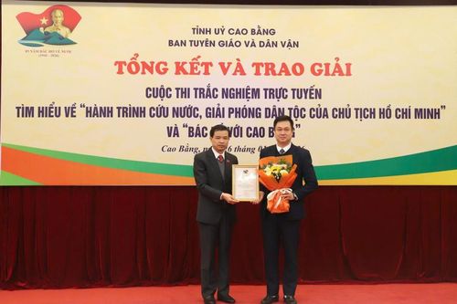 Trao giải Cuộc thi trắc nghiệm trực tuyến tìm hiểu về 'Hành trình cứu nước, giải phóng dân tộc của Chủ tịch Hồ Chí Minh' và 'Bác Hồ với Cao Bằng'