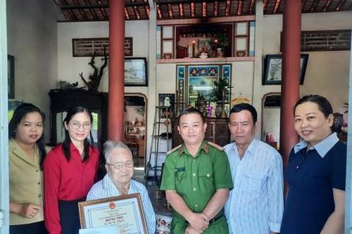 Công an TPHCM với phong trào thi đua 'Ba nhất: Kỷ luật nhất - Trung thành nhất - Gần dân nhất': Bài 4: Công an xã Bình Chánh - giữ vững bình yên từ cơ sở, lan tỏa tinh thần 'vì Nhân dân phục vụ'