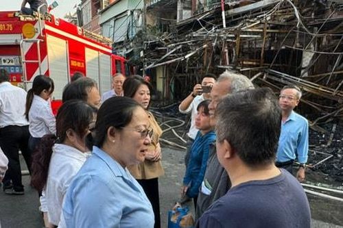 TP Hồ Chí Minh: Phường Bình Đông hỗ trợ 4 hộ dân bị hỏa hoạn 20 triệu đồng