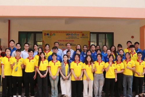 Loạt hoạt động ý nghĩa hưởng ứng Tuần lễ 'Sinh viên TP.HCM tiến theo cờ Đảng'