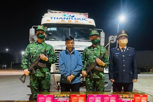 Quảng Ninh: Bắt giữ vụ vận chuyển hơn 1,6 tạ pháo nổ qua cửa khẩu Móng Cái