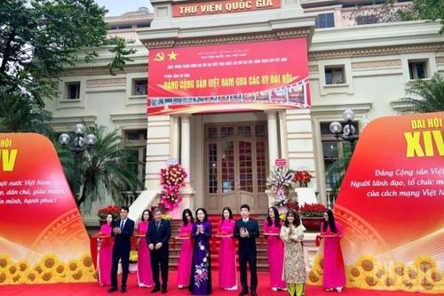 Triển lãm tư liệu 'Đảng Cộng sản Việt Nam qua các kỳ Đại hội'