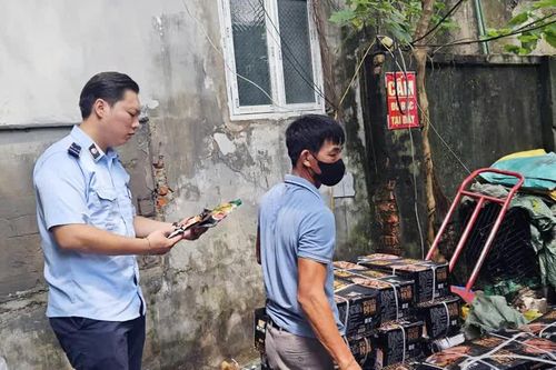 Lực lượng chức năng Hà Nội tăng cường chống buôn lậu, gian lận thương mại và hàng giả năm 2026