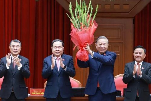 Ấn tượng về nhà lãnh đạo hành động quyết liệt, nhìn xa trông rộng, đủ sức dẫn dắt Việt Nam vươn mình