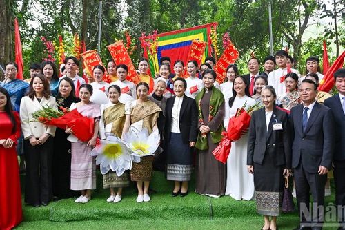 Khắc ghi tình hữu nghị sắt son Việt-Lào