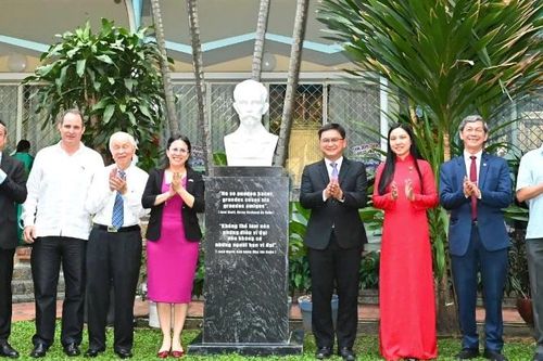 Khánh thành tượng Anh hùng dân tộc Cuba José Martí tại Thành phố Hồ Chí Minh