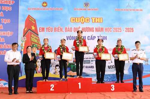 Bồi đắp tình yêu biển, đảo quê hương