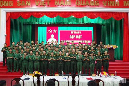 Hạ sĩ quan, binh sĩ Sư đoàn 5 phát huy truyền thống tốt đẹp của Quân đội