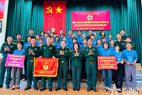 Ban Công đoàn Quốc phòng chăm lo đoàn viên mắc bệnh hiểm nghèo