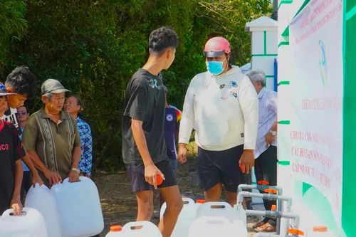 Cần Thơ cấp nước sạch miễn phí cho người dân vùng ven biển