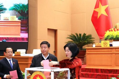 Miễn nhiệm chức vụ Ủy viên UBND TP Hà Nội đối với ông Trần Anh Tuấn