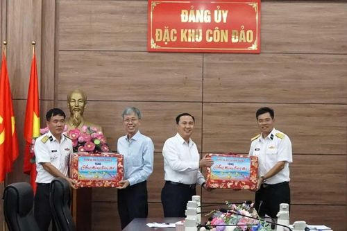 Đoàn công tác Vùng 2 Hải quân thăm và chúc tết tại đặc khu Côn Đảo
