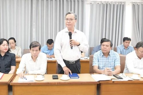 Thực hiện nghiêm việc mua và đọc báo, tạp chí của Đảng