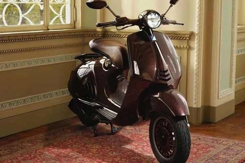 Cận cảnh Vespa 946 Horse 2026 giới hạn 888 chiếc cho năm Bính Ngọ