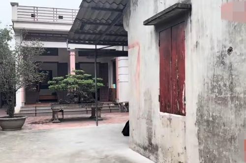Bên trong căn nhà cấp 4 giản dị của Khuất Văn Khang tại Hà Nội