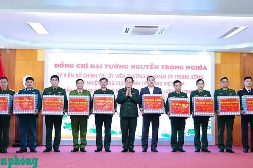 Đại tướng Nguyễn Trọng Nghĩa thăm, chúc Tết Đảng bộ, chính quyền và lực lượng vũ trang tại Đặc khu Cát Hải