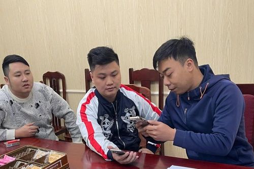 Thầy giáo ở Phú Thọ bất ngờ nhận được 400 triệu đồng từ tài khoản đứng tên người nước ngoài