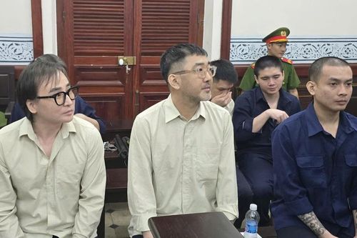 Môi giới mại dâm, ông chủ quán karaoke người Hàn Quốc lĩnh 5 năm tù