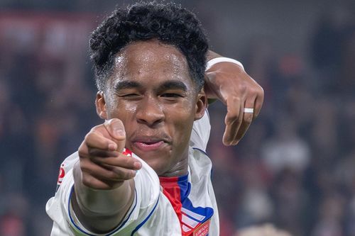Endrick bay cao ở Lyon: Vượt Ronaldo 'béo' và lời khuyên từ Ancelotti