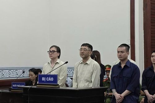 Môi giới mại dâm để thu hút khách cho nhà hàng