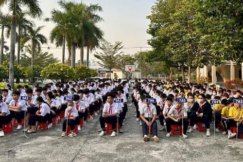 Tuyên truyền phòng, chống bạo lực học đường và vi phạm về pháo trong trường học