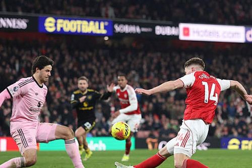 Arsenal bế tắc sau kỳ chuyển nhượng 200 triệu bảng: Hàng công đóng băng đe dọa ngôi đầu