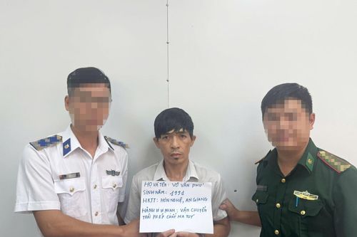 Vùng Cảnh sát biển 4 bắt giữ đối tượng vận chuyển trái phép chất ma túy