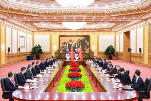 Làn sóng đồng minh Mỹ xích lại gần Trung Quốc giữa bão thuế quan