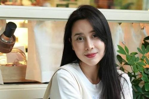 Ca sĩ Lưu Hương Giang khoe sắc vóc mặn mà ở tuổi 43