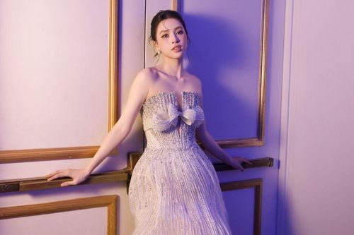 Hoa hậu Tiểu Vy khoe visual 'không góc chết' gây sốt mạng xã hội