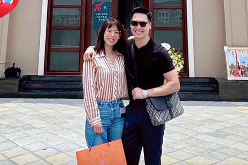 Vợ chồng Mạnh Trường hé lộ bên trong căn biệt thự thông tầng sang chảnh