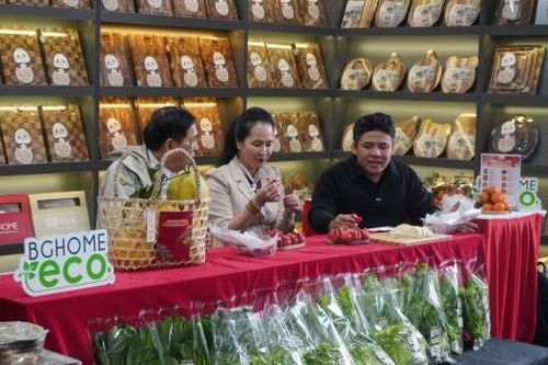 Livestream tại hội chợ: Mở rộng không gian tiếp cận thị trường