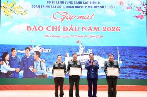 Bộ Tư lệnh Vùng Cảnh sát biển 1 gặp mặt báo chí