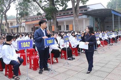 Phiên tòa giả định tuyên truyền phòng, chống ma túy trong học đường tại Yên Phong