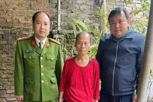 Người dân phường Vân Hà tự giác trình báo và giao nộp số lượng lớn vũ khí, vật liệu nổ