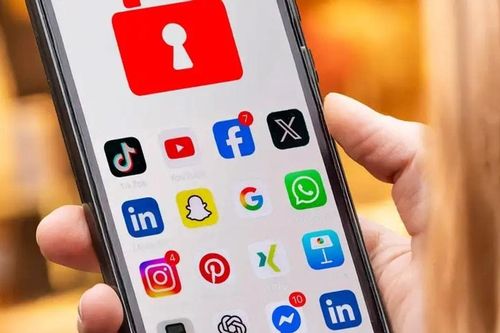 Pháp nhập cuộc làn sóng cấm mạng xã hội với trẻ em