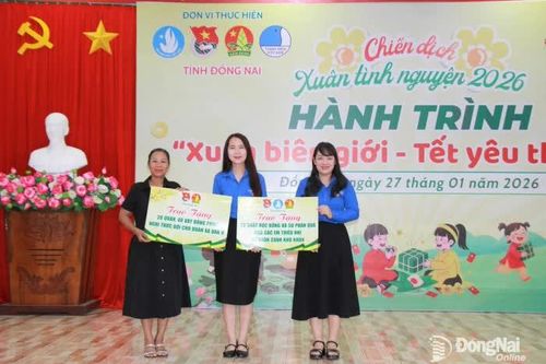 Nhiều hoạt động ý nghĩa tại Hành trình Xuân biên giới - Tết yêu thương