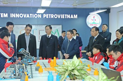 Khánh thành phòng thực hành giáo dục STEM