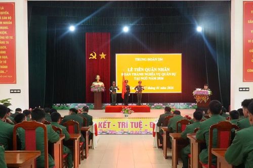 Trung đoàn 254 Bộ Chỉ huy Quân sự tỉnh tiễn quân nhân hoàn thành nghĩa vụ quân sự tại ngũ năm 2026