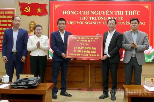 Đoàn công tác của Bộ Y tế làm việc tại xã Pà Vầy Sủ