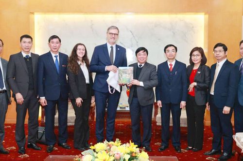 Lãnh đạo UBND tỉnh Thái Nguyên làm việc với Đoàn công tác của Đại sứ quán Pháp tại Việt Nam