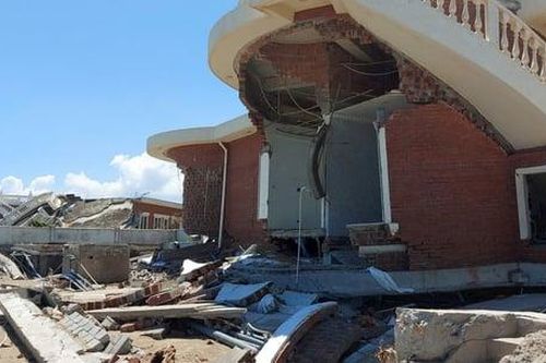 Vụ biệt thự đổ sập trong bão ở Hà Tĩnh: Công ty Cổ phần Hồng Lam Xuân Thành xây kè sai phép